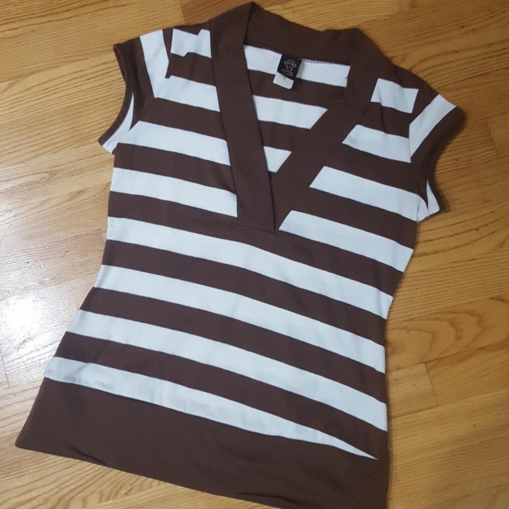 🎈SALE🎈Vneck cap sleeve striped t-shirt